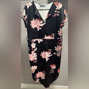 ECOWISH size LARGE black floral print, short sleeved midi dress. NWT.